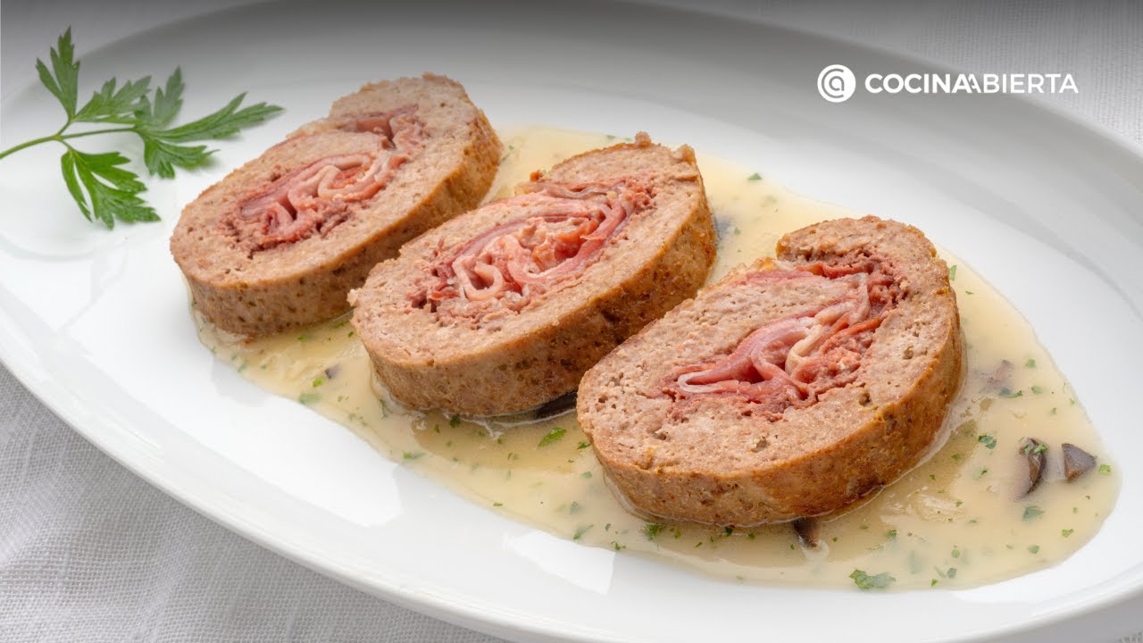 Rollo de carne picada al horno con salsa de aceitunas negras, la receta de Karlos Arguiñano