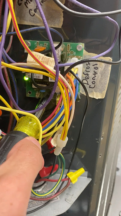 Testing defrost on a Trane XR15 heat pump #hvac #heatpump #airconditioner
