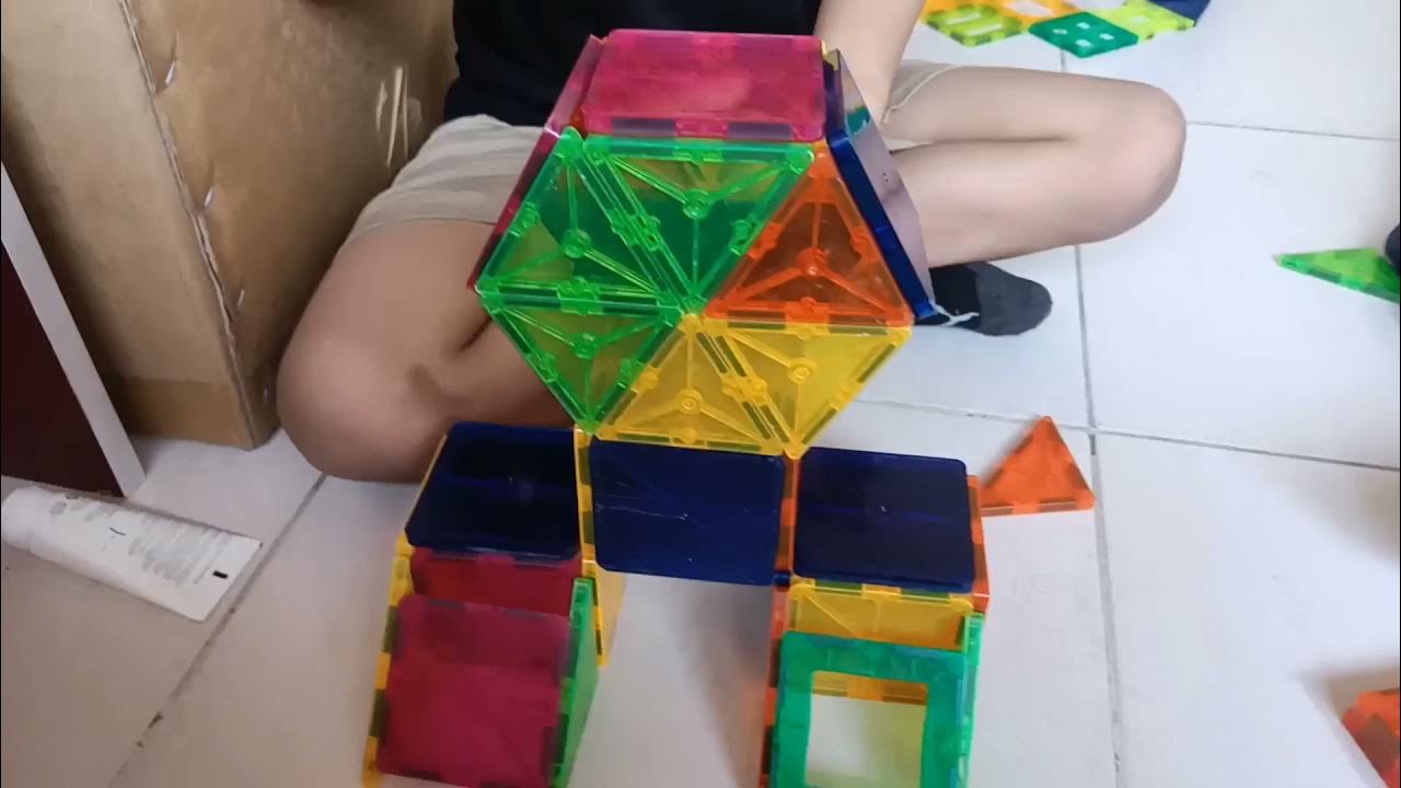 Time lapseBuilding a robot from tiles YouTube