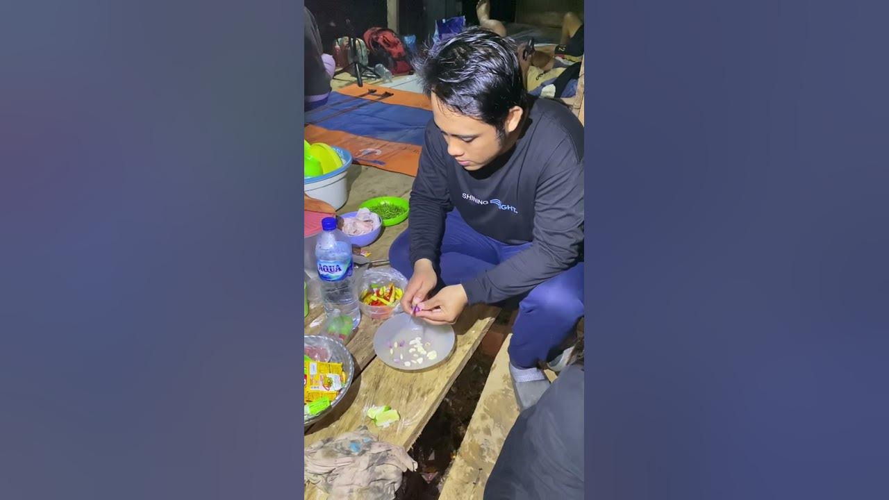 MENU MAKAN MALAM DI KEBUN TENGAH HUTAN #kalimantanutara #cooking
