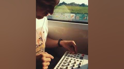 Electron Model: Samples Train Live #shorts