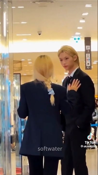 The eye contact Felix gave the staff lady 😫 #straykids