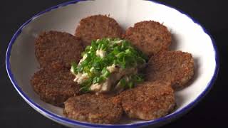 Гречишники с грибами и сметанным соусом / Buckwheat cakes with mushrooms and sour cream sauce