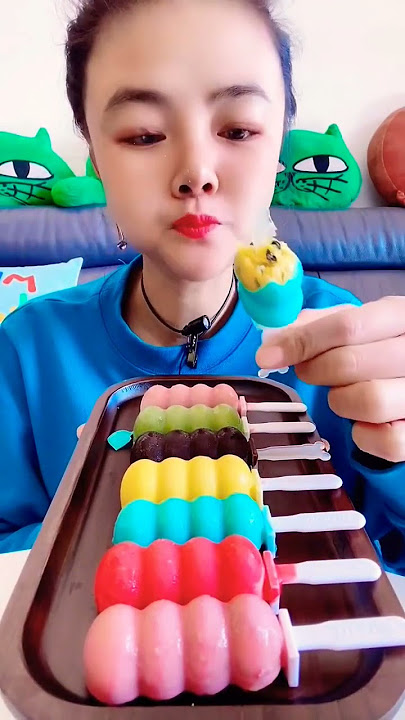 BLACK CHOCOLATE ICE CREAM ASMR QUICKLY EATING