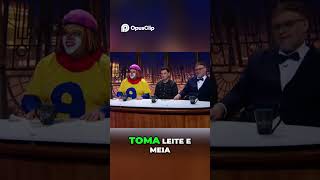 Danilo Gentili perguntou se a baleia mama e Manoel Gomes respondeu isso 💀