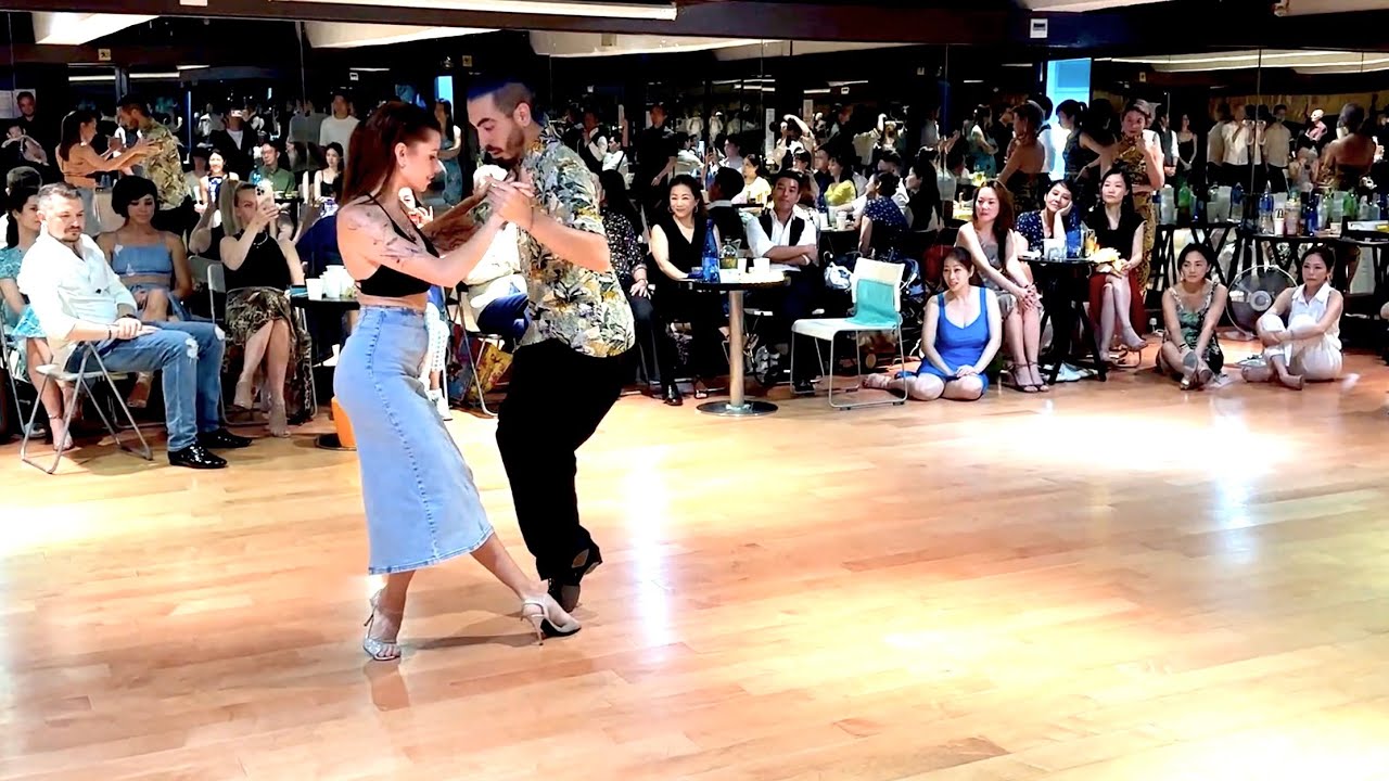 Yanina Muzyka y Emmanuel Casal, Improvisation, Hong Kong, Farewell Milonga June 2023