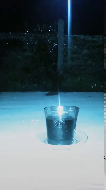 Kopi hitam di malam hari,