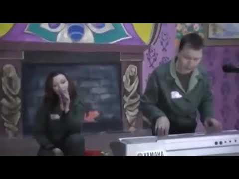 Михал круг кольщик. Зек зачитал рэп на зоне. Цыган на зоне журавли. Зеки поют на зоне. Как поют в тюрьмах.