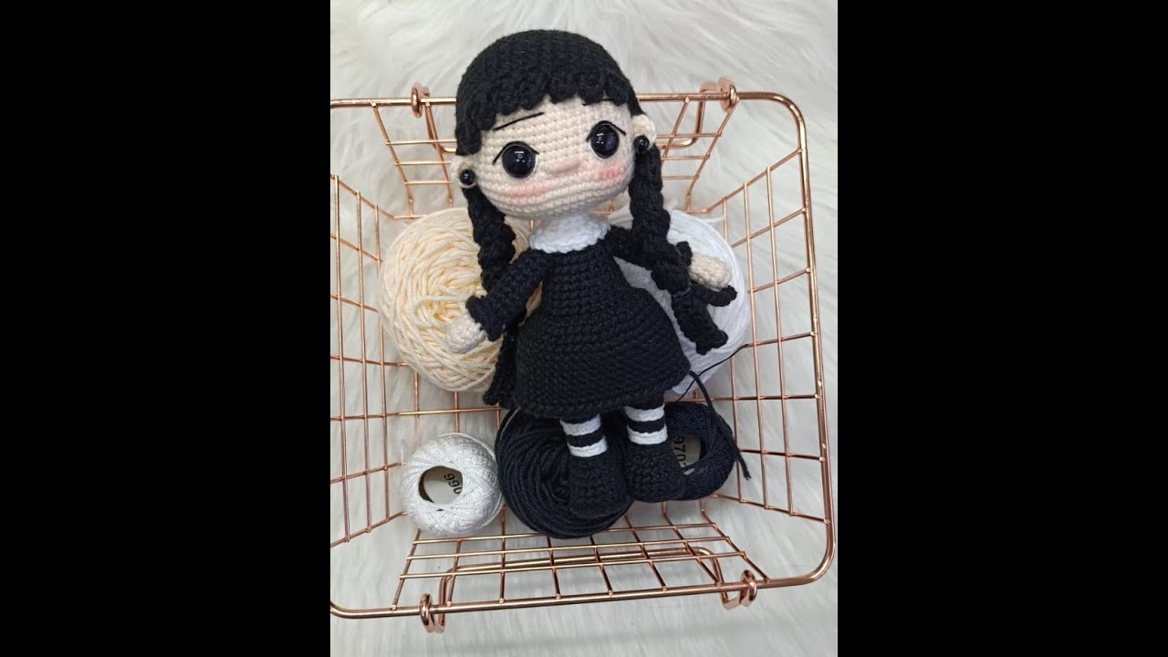 ✨ Tejamos juntas a Merlina 🖤 (Parte 2: Cabeza, trenzas y acabados)