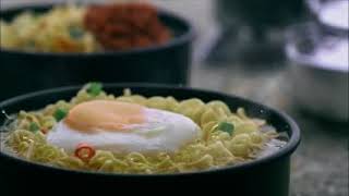 Pas Leyeh-leyeh, Pasnya Indomie Kuah
