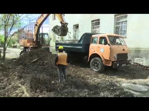 ძველ რუსთავში, გოგებაშვილის ქუჩაზე და მიმდებარე შიდა ეზოებში გზის რეაბილიტაცია დაიწყო