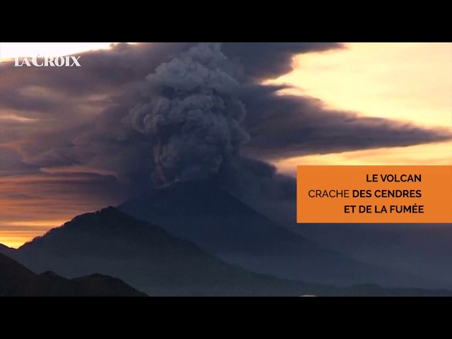 Le volcan Agung se réveille à Bali - YouTube