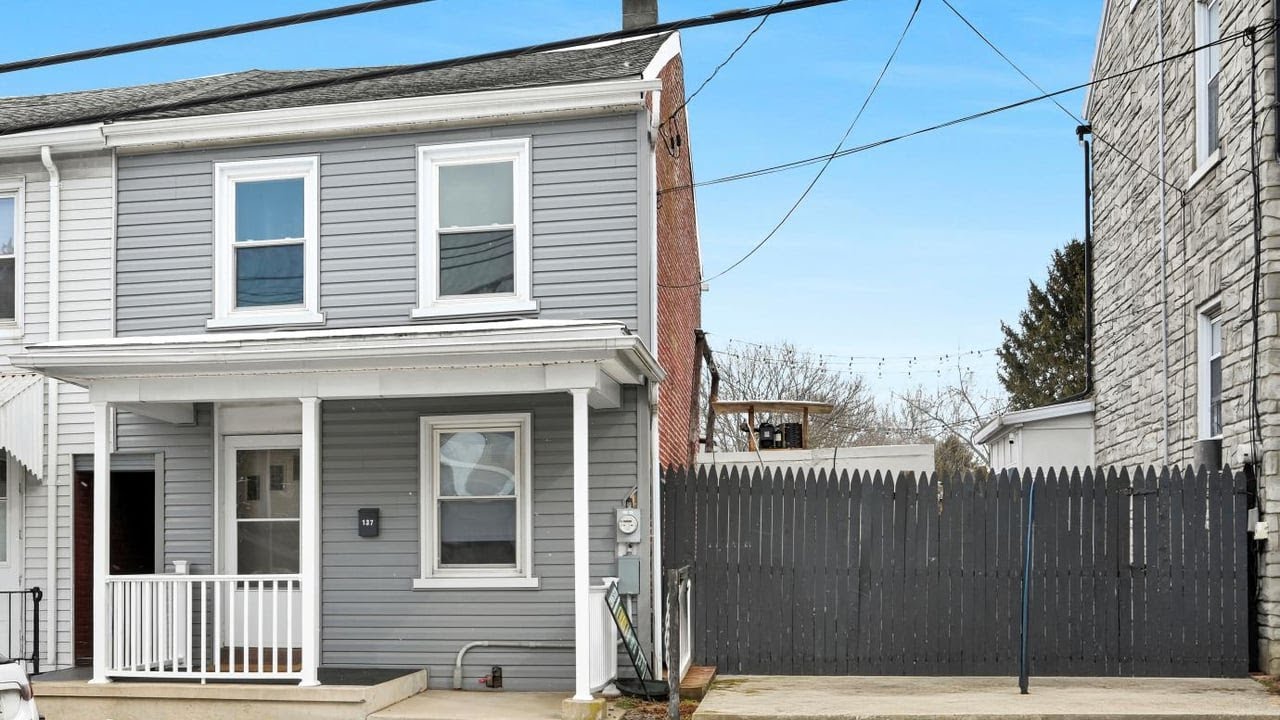 137 E High St, Womelsdorf, PA