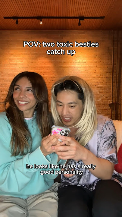 two toxic besties catch up 🤣 @riribibi_  (ib: @ATwinkandaRedhead ) #shorts #comedy #relatable