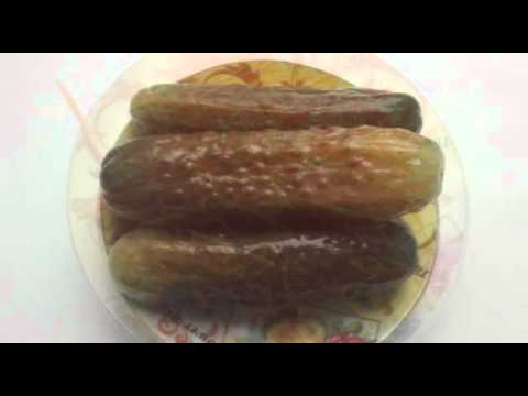 Видео рецепт Салат с печенью и солеными огурцами