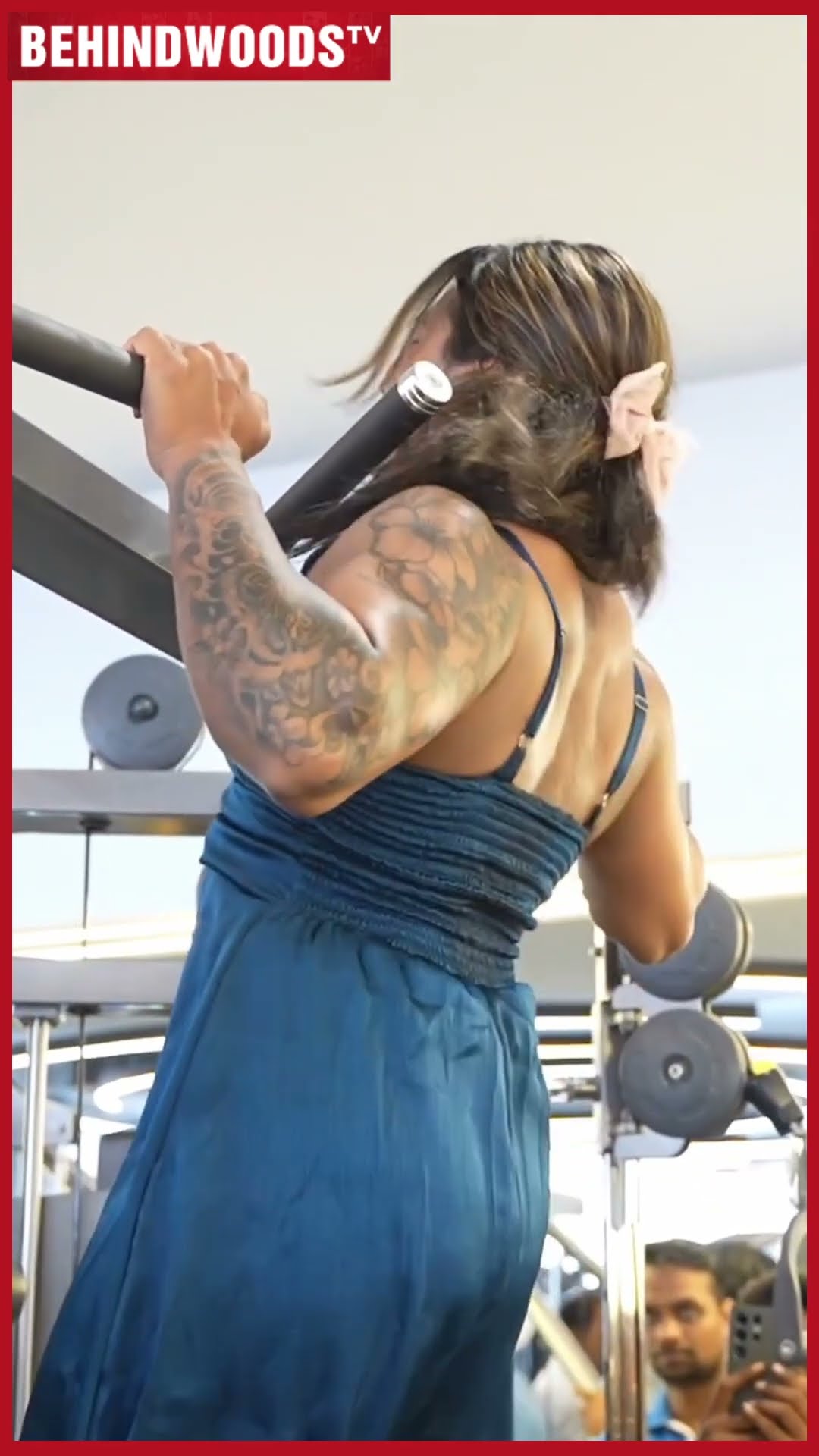 Push Ups,  Pull ups, Biceps-னு Mass காட்டிய Lady Arnold ? பசங்களை மிரள வைக்கும் பெண்...