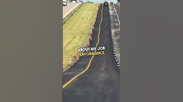 Wat is er met deze wegmarkeringen gebeurd? 🤣 🤣