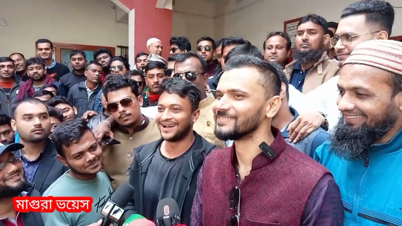 মাগুরায় সাকিবের জন্য ভোট চাইতে এলেন  নড়াইলের মাশরাফি