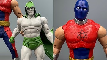 New McFarlane Toys Spawn & Atom Smasher action figures in hand images by Asoka the geek