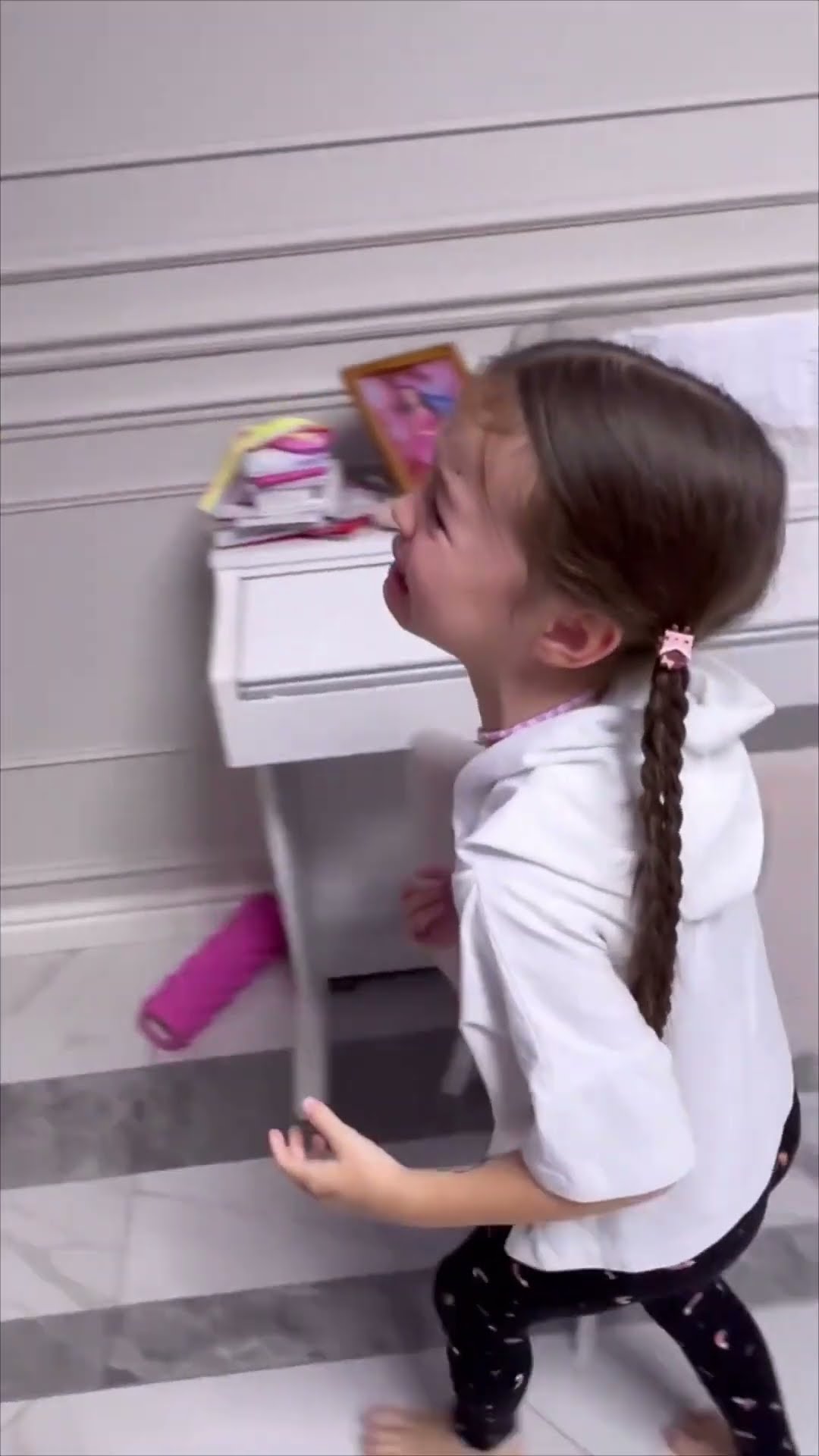 Surprise Puppy Gift Brings Out Heartwarming Reactions from Children