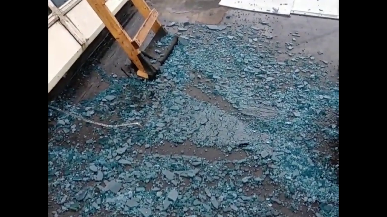 Разбитое стекло авто
