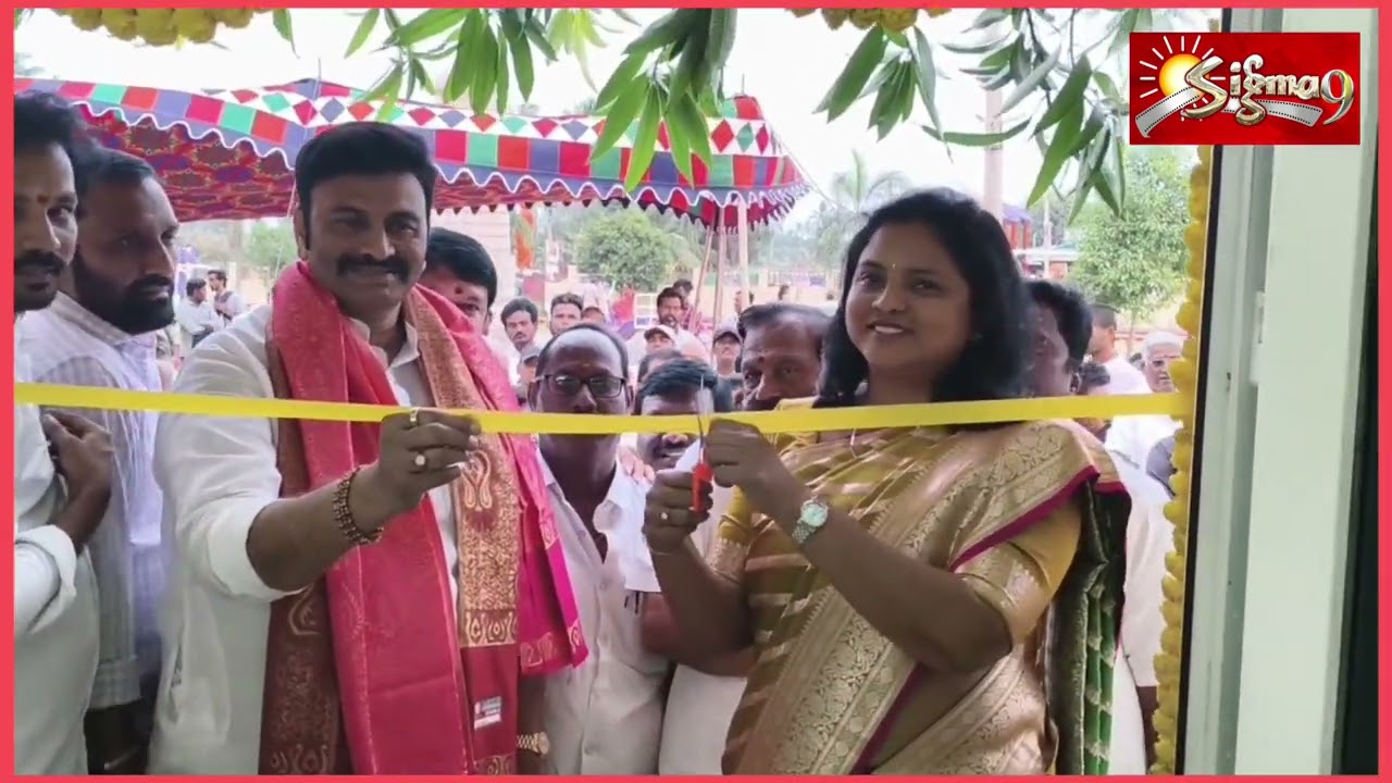 పుంగనూరు గిత్తల ఎద్దుల బండి ఎక్కిన కలెక్టర్