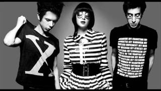 Gang of Four - I love a man in a Uniform cover by yeah yeah yeahs