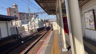 [ダイヤ改正]京成3000形3042編成桜に染まるまち佐倉HM京成本線経由特急成田空港行き京成3700形3788編成快速特急京成上野行き堀切菖蒲園駅通過