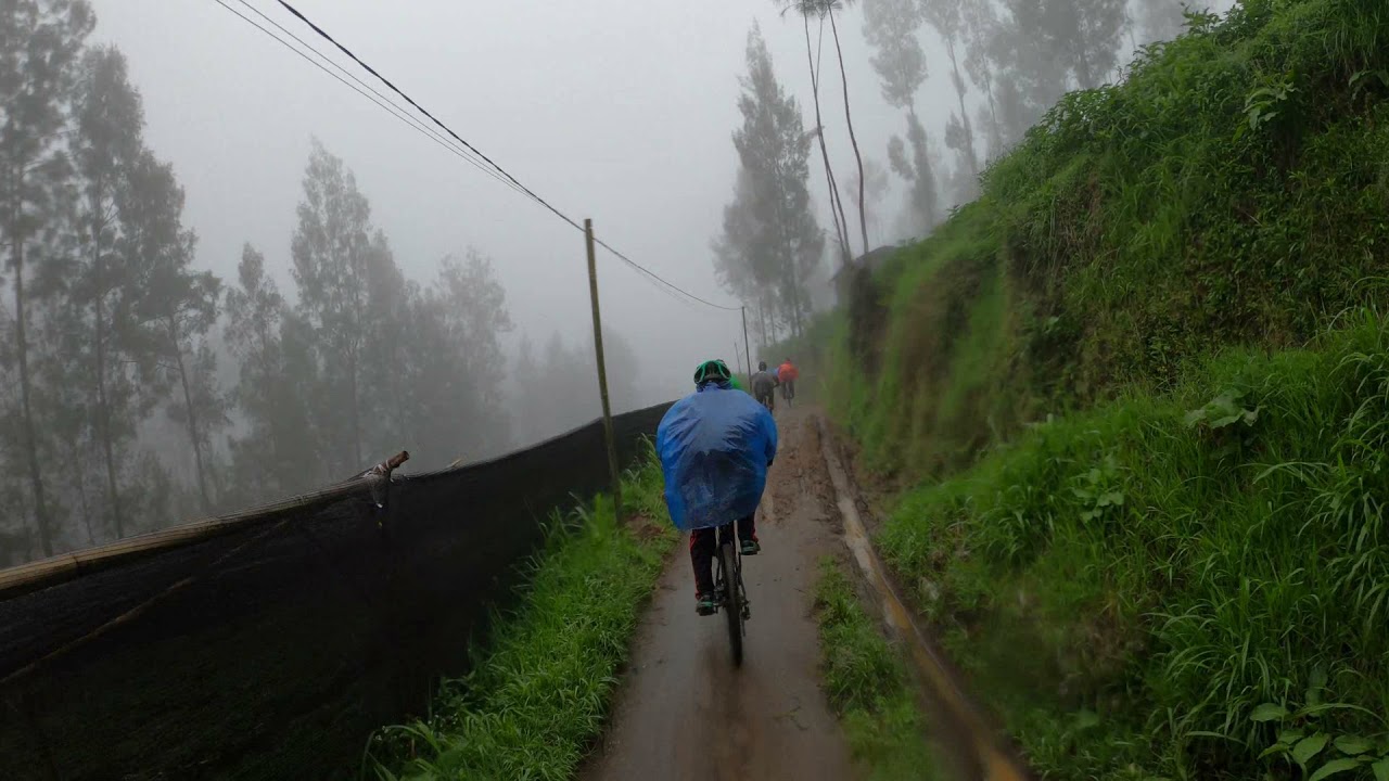 MOUNTAIN BIKING at BROMO 2021 (DINGKLIK-TW BIKE PARK) WHILE ERUPTION DAY Mt SEMERU// The Blakraan