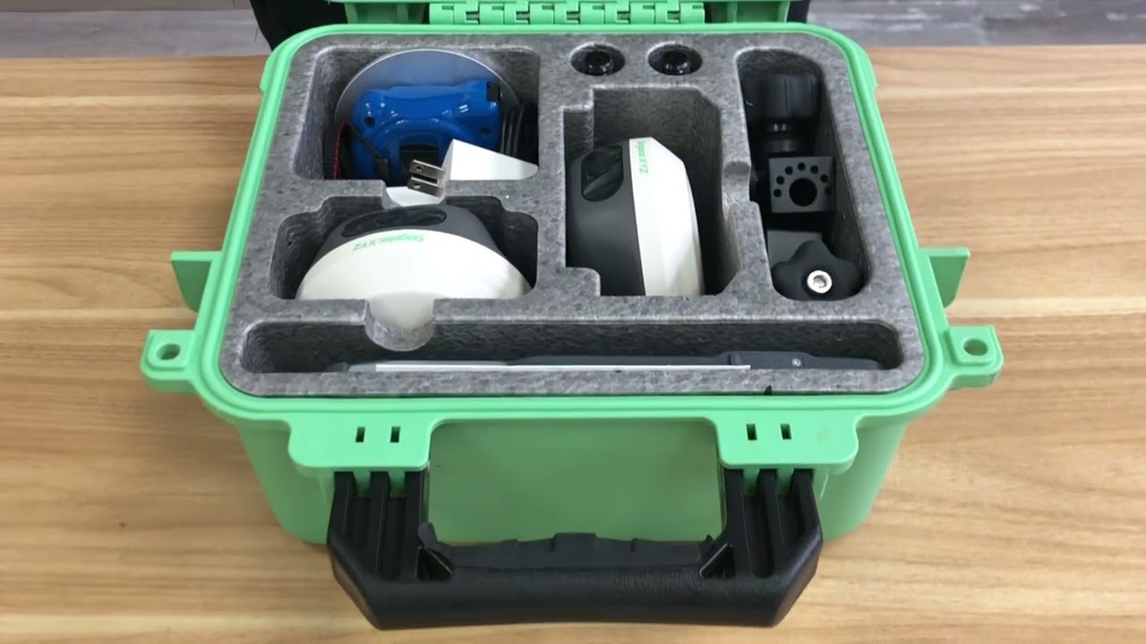 Unboxing SingularXYZ Z1 GNSS Receiver