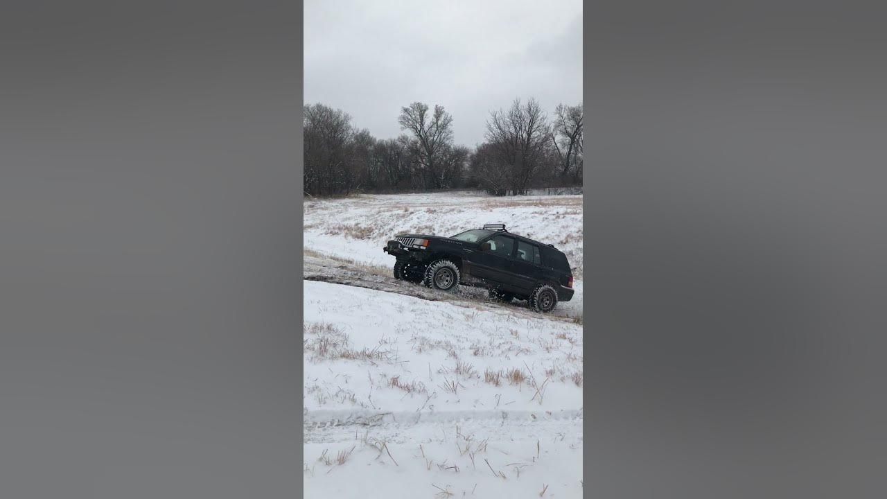 Jeep Grand Cherokee Hitting all the RPMS - YouTube