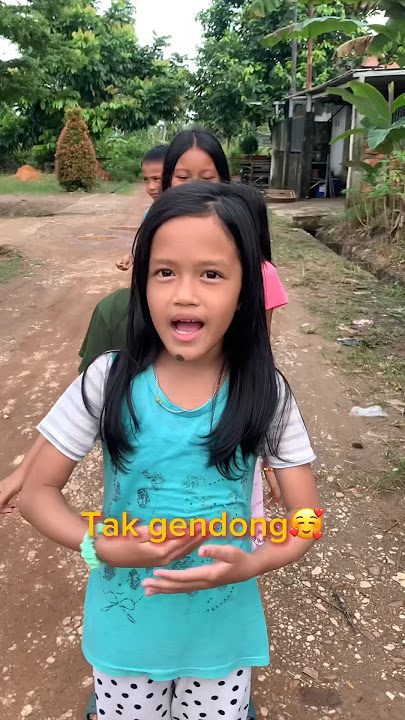 Nyanyi lagu tak gendong kemana mana #ytshorts #laguindonesia #nyanyi #viralshorts