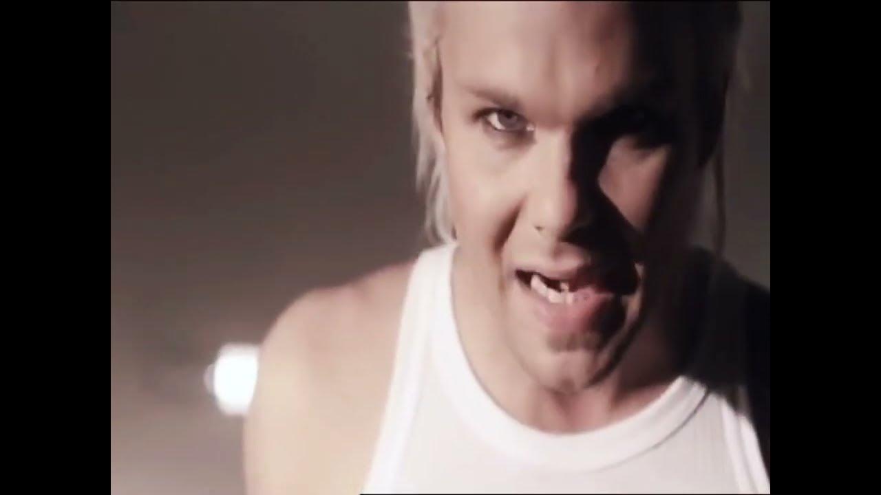 Ливин ин визаут ю. Rasmus living in a world without you. Расмус ливин ин зе ворлд. Расмус солист. Зе расмус ливин ин э ворлд визаут ю.