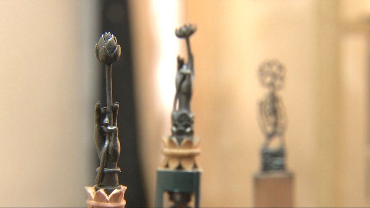 挑戰筆芯雕刻的極限雲林微型雕刻家李健竹 大千世界 微型雕刻 台灣西螺大橋 萬里長城 帆船飯店 巴黎鐵塔 Youtube 挑戰筆芯雕刻的極限雲林微型雕刻家李健竹 大千世界 微型雕刻 台灣西螺大橋 萬里長城 帆船飯店 巴黎鐵塔 Youtube
