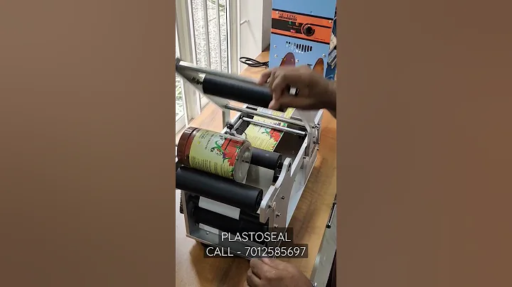 Round bottle sticker labelling machine
