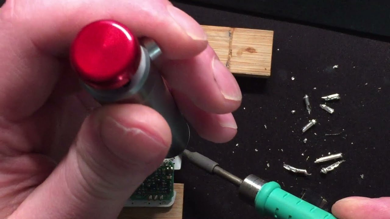Game Boy Color (GBC) - desoldering of various connectors with the engineer ss-02 solder sucker