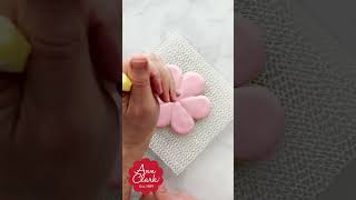 Celebrity Decorating Tutorial: Spring Flower Net Worth