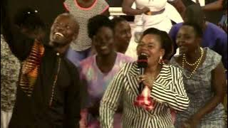 KAMA SI MUNGU KUA UPANDE WANGU LIVE PERFORMANCE BY ANNASTACIA MUKABWA