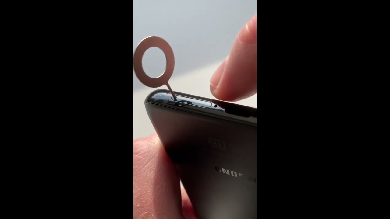 How To Insert SIM Card Into Samsung Galaxy S21 Ultra 5G Be CAREFUL With The Tray 