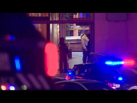 Jewelry robbery leads to a shooting at La Gran Plaza