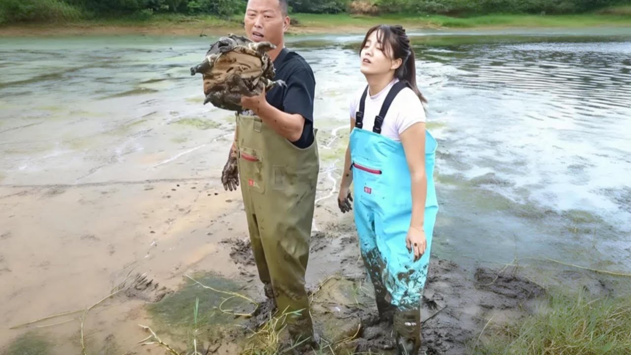 用挖机换一口荒废小水库，没想到里面竟然…#户外 #捕鱼 #三农 #农村生活 #捉鱼 #catchingfish #fishing #outdoor#rurallife