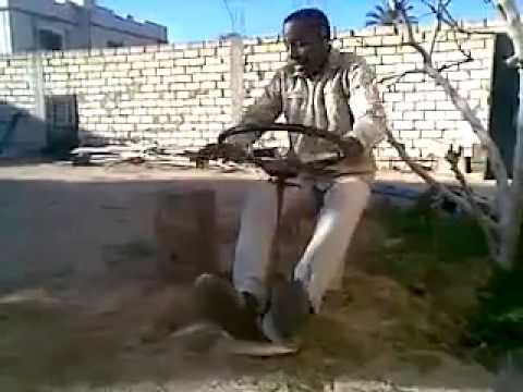 سواق سوداني محترف عايش الجو ههههههه