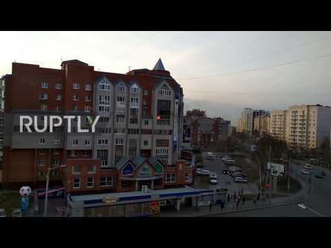 Russia: Child jumps for his life from burning building