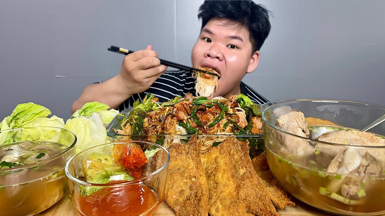 Hủ Tiếu Khô Xá Xíu Hoành Thánh Chiên & Súp Sườn Sụn Ngon Ngất Ngây | Dương Doubar