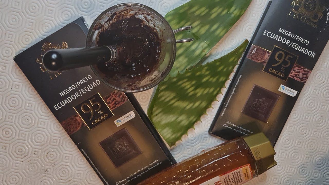 Masca pentru ten.Cea mai eficienta si buna masca din chicolata cu aloe. Iti  face fata de 20de ani.