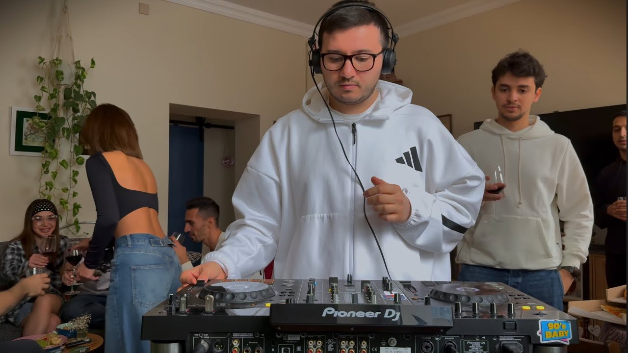 Birthday Gathering with Friends DJ SET || Indie Dance /Groovy Nu Disco & Italo Disco DJ MIX-  ELLGIN