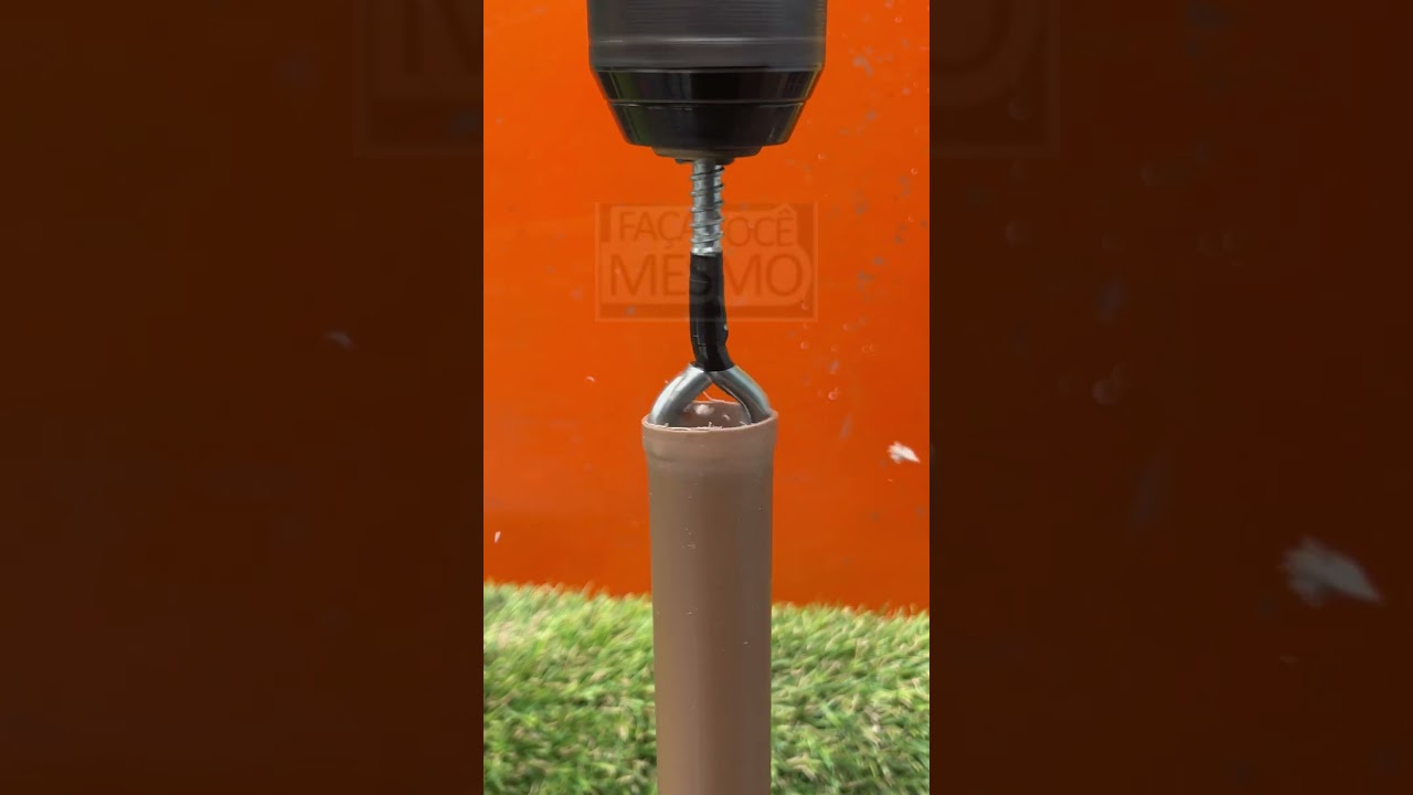 An easy and efficient way to join pipes using a hook screw 