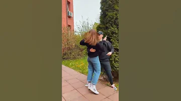 поцеловал девушку перед быдло 