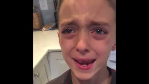 Kid crying about his losing March Madness bracket