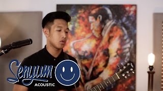 Video voorbeeld van "Aziz Harun - Senyum (Official Acoustic Video)"